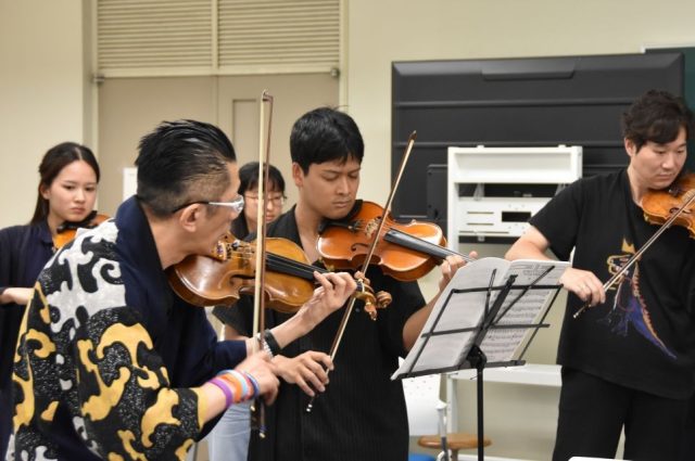 石田泰尚がプロデュースする「弦楽合奏部応援プロジェクト」で横浜市立大学医学部福浦絃楽舎などを指導し、合同プレ演奏へ